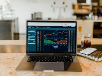 Comparing CFD and Forex trading: analyzing similarities and differences