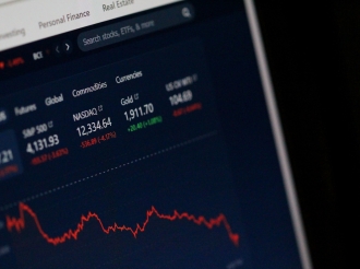 Exploring the Benefits of Trading with Proprietary Firms: What Traders Should Know