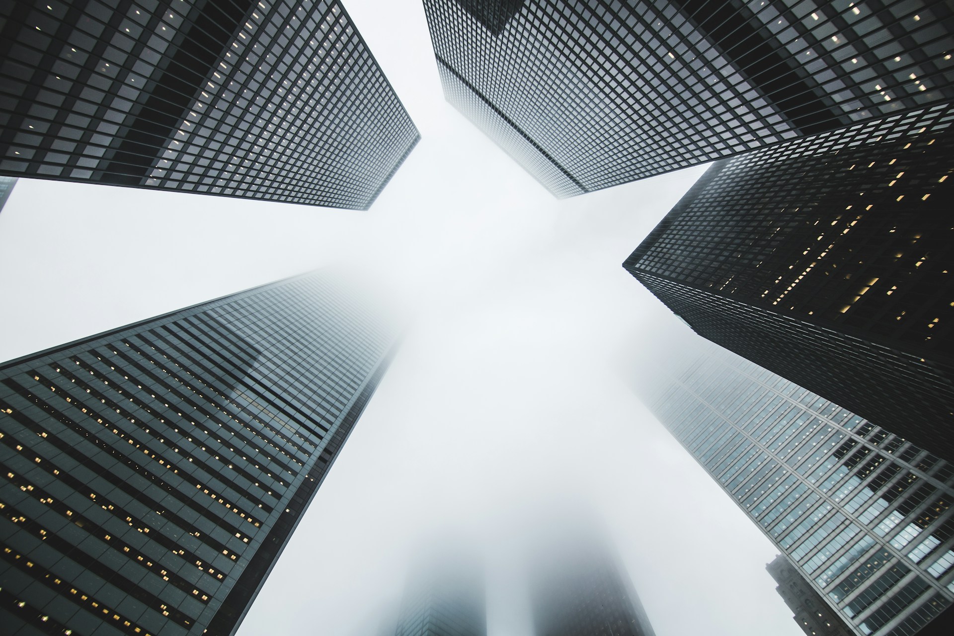 The Allure and Peril of Forex Leverage: Navigating the Highs and Lows The Allure and Peril of Forex Leverage: Navigating the Highs and Lows