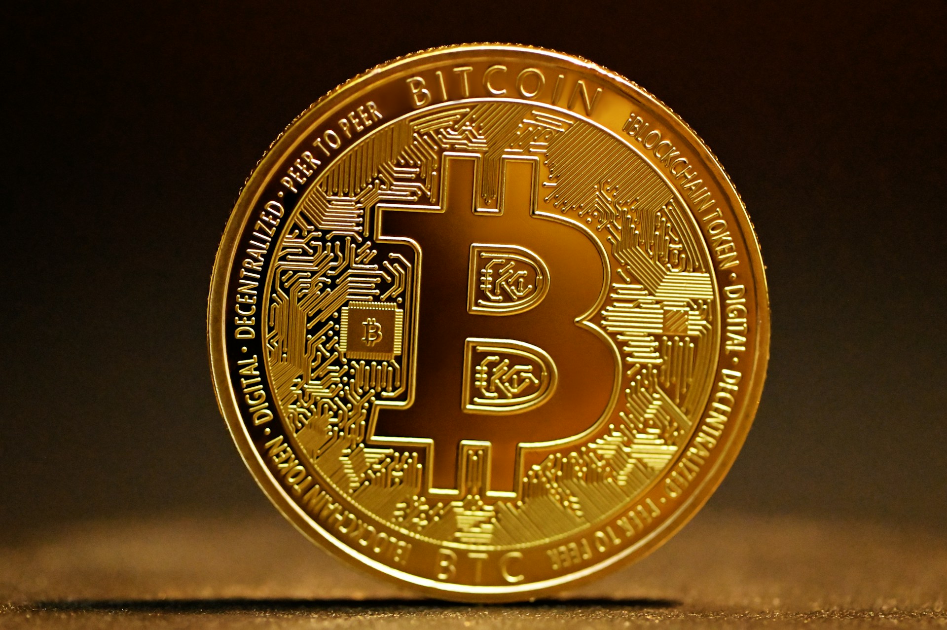 Blockchain in Everyday Life: Real-World Applications of Cryptocurrency Beyond Trading Blockchain in Everyday Life: Real-World Applications of Cryptocurrency Beyond Trading