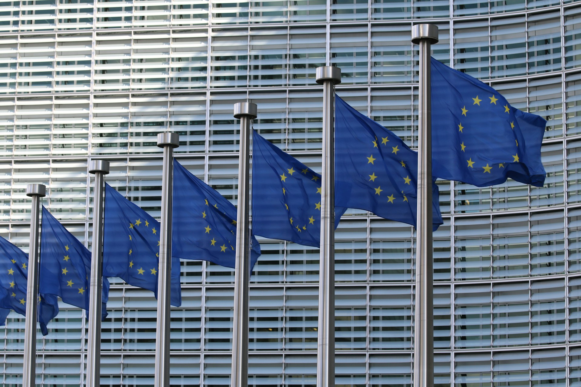 EU Imposes Nearly $800 Million in Fines on Apple and Meta Amid Rising Trade Tensions with the US EU Imposes Nearly $800 Million in Fines on Apple and Meta Amid Rising Trade Tensions with the US