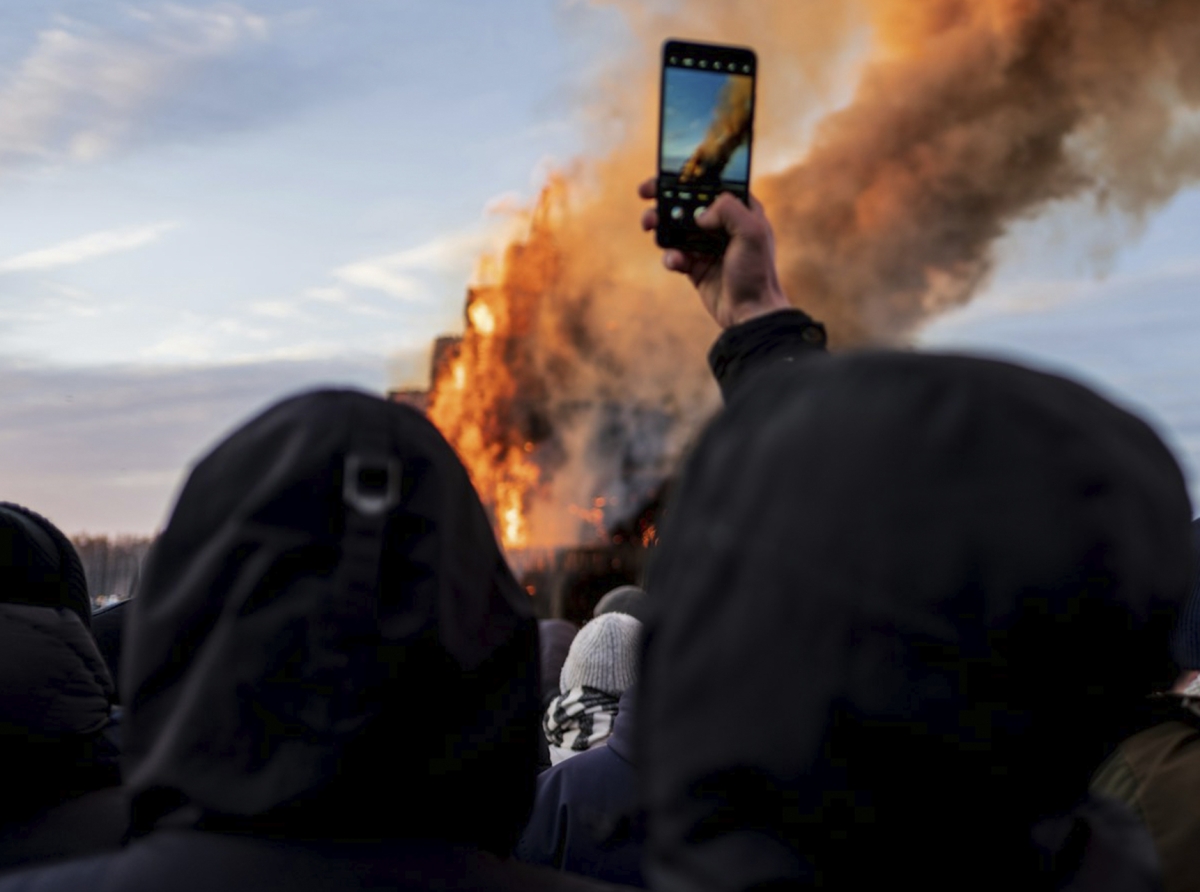 How activists and journalists can use private cell phone service that protects against surveillance