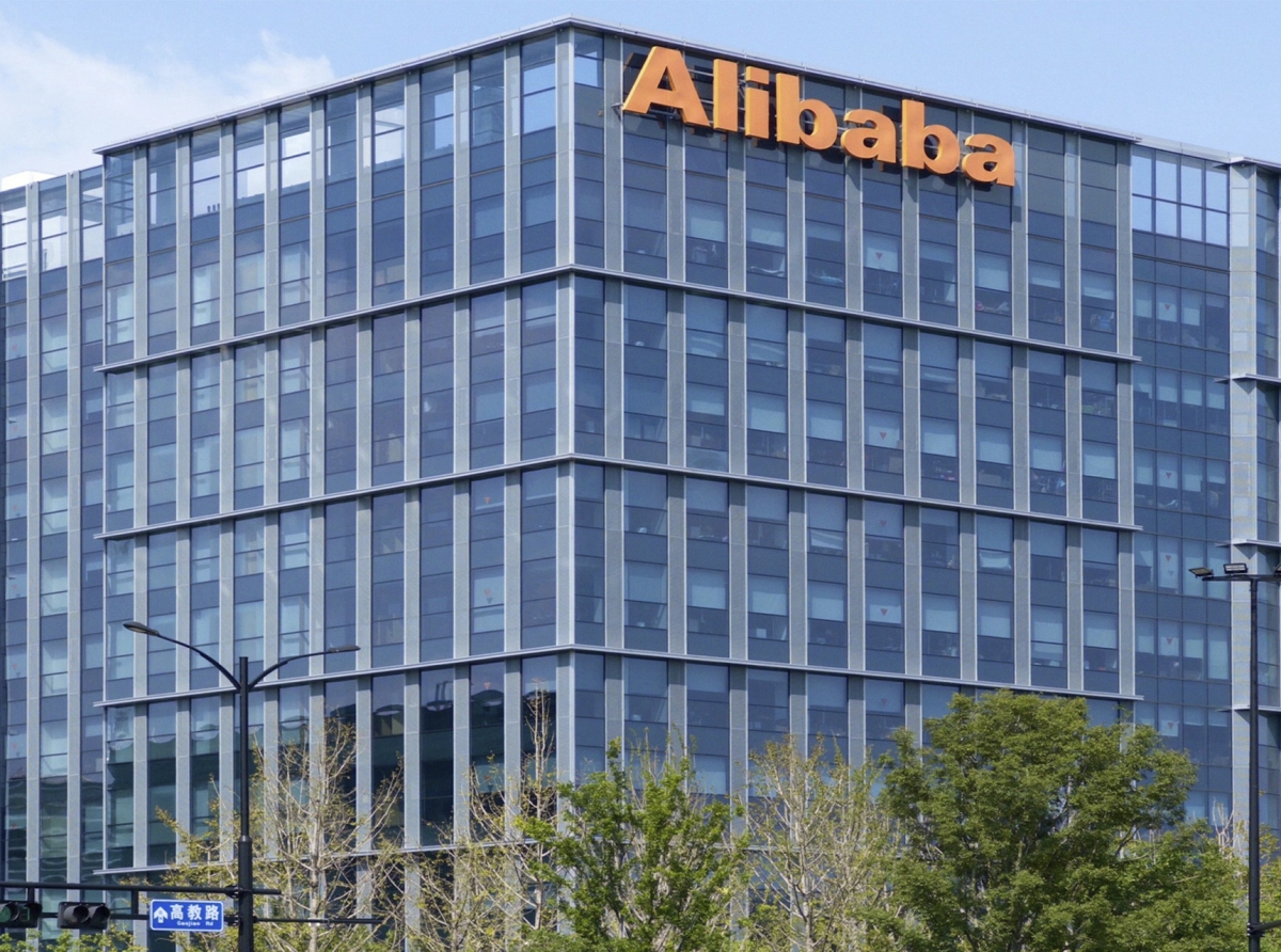 Alibaba Unveils a Gadget Designed to Replace Your Smartphone — and Your Eyes