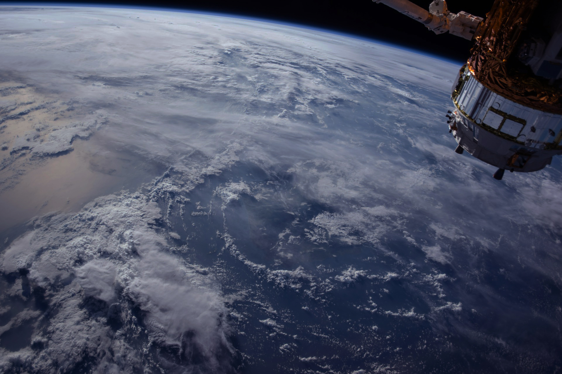 China launches 156 'space inspectors' into orbit: a new level of control over satellites and debris