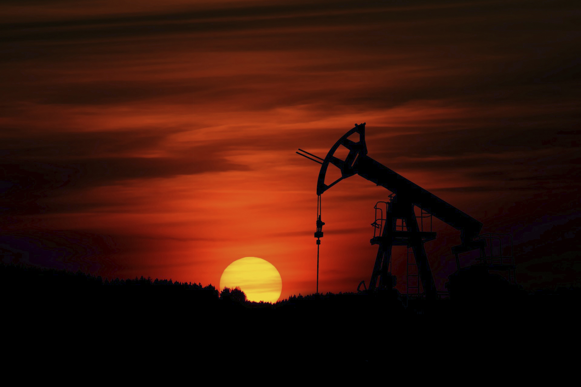 Oil Prices Hit Four-Year Lows as Oversupply Risks Mount Oil Prices Hit Four-Year Lows as Oversupply Risks Mount