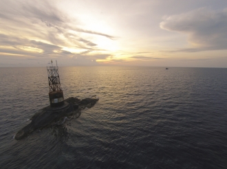 Trump Waives Jones Act: How Oil Markets and Forex React to 60-Day Shipping Shift