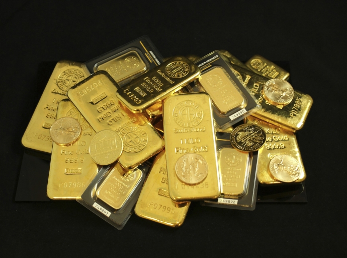 Gold Climbs Above $4,550 as Markets Reprice Iran Risks and Inflation Expectations